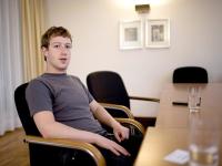 Facebook股價創新高，受益移動業務