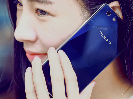 璀璨動人，OPPO R1C發(fā)布