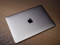 蘋果新MacBook取消Logo發光竟是因為？