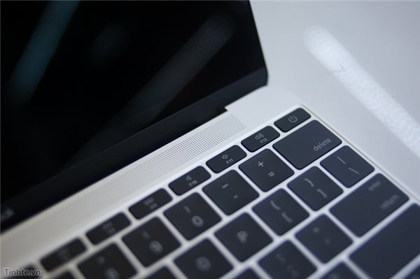 上市前偷跑了！蘋果12寸全新MacBook開箱