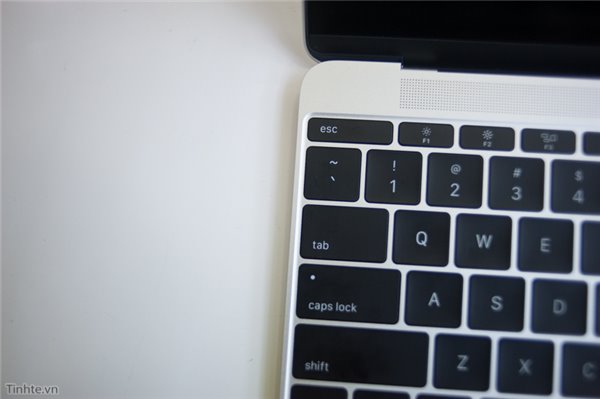 上市前偷跑了！蘋果12寸全新MacBook開箱