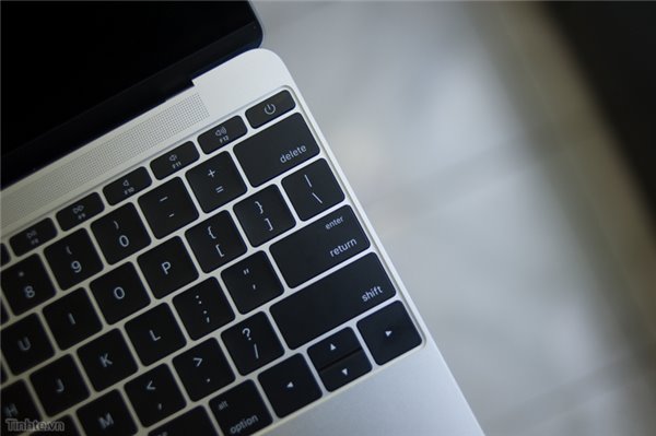 上市前偷跑了！蘋果12寸全新MacBook開箱