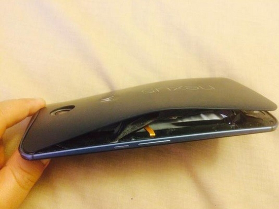 親兒子都靠不??！Nexus 6的電池也炸了
