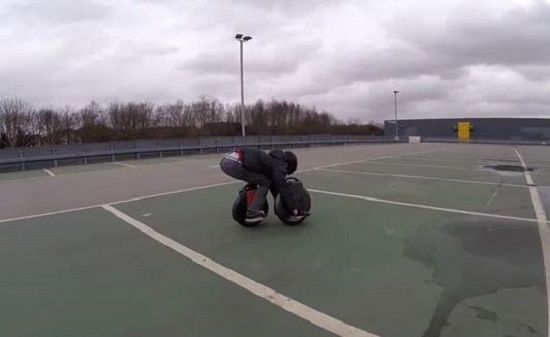生活太無聊？來看看牛人如何玩轉平衡車吧！