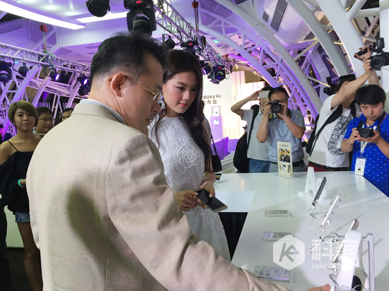 宅男女神也傾心 三星Galaxy A8華南發布