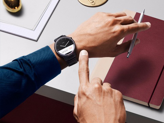 為力拼Apple Watch 三星谷歌摩托分別出了什么招？