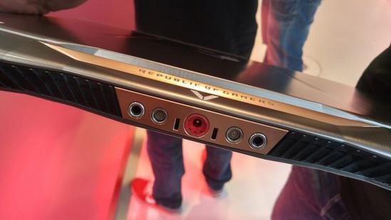 華碩ROG GX700為搭載水冷散熱系統 拋棄了便攜