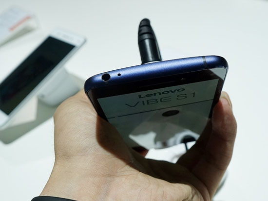 視頻：前置雙攝像頭 自拍神器聯想VIBE S1上手