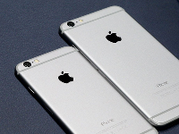 悲?。〈罅坑脩敉对ViPhone 6s自動關機