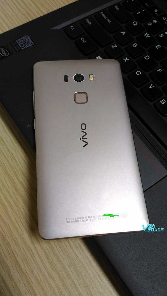 抄魅藍(lán)metal工藝？疑似vivo Xplay5S諜照曝光