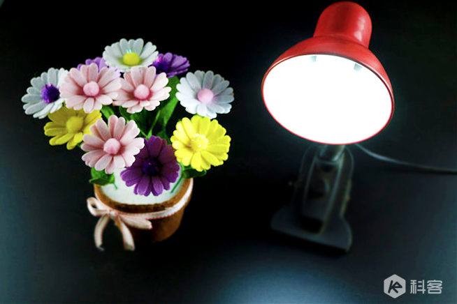 給生活加點色彩，AddLight智能蘑菇燈體驗