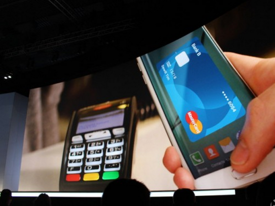三星為推Samsung Pay 無(wú)線充電器免費(fèi)送