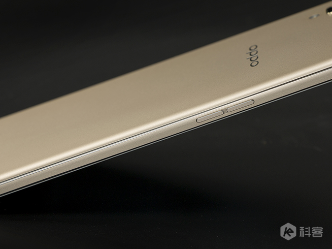 長續航配搭閃充的完美結合：OPPO R7s評測