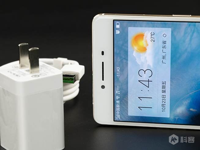 長續航配搭閃充的完美結合：OPPO R7s評測
