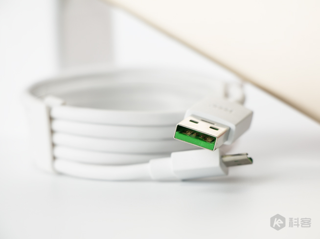 長續航配搭閃充的完美結合：OPPO R7s評測