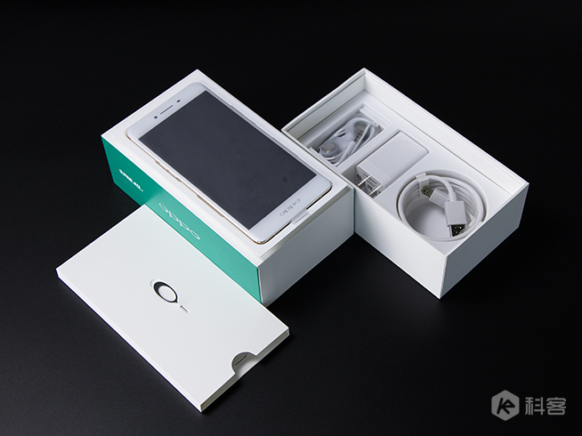 長續航配搭閃充的完美結合：OPPO R7s評測