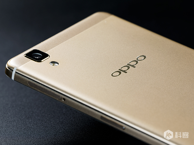 長續航配搭閃充的完美結合：OPPO R7s評測