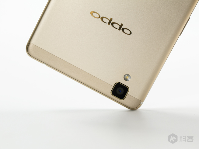 長續航配搭閃充的完美結合：OPPO R7s評測