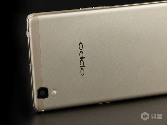 長續航配搭閃充的完美結合：OPPO R7s評測