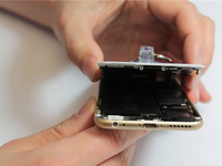“壓彎門”后又有新問題？曝iPhone6顯示屏發出古怪聲響