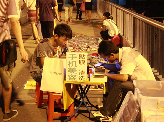 真的很魔性 為什么手機摔了總是正面著地
