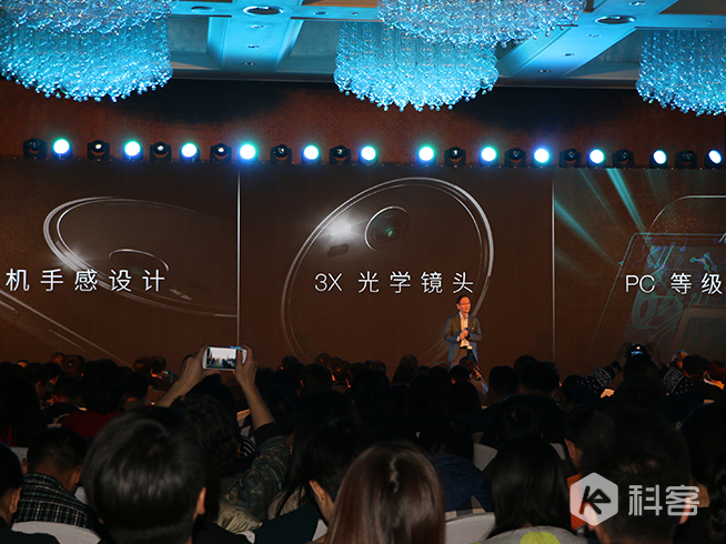 3倍光學變焦+超薄機身 華碩ZenFone Zoom正式發布