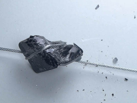 視頻：城會玩 iPhone 6s被鋼絲纏絞活活“虐殺”