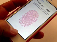 好嚇人！這坨泥竟可復制指紋解鎖iPhone