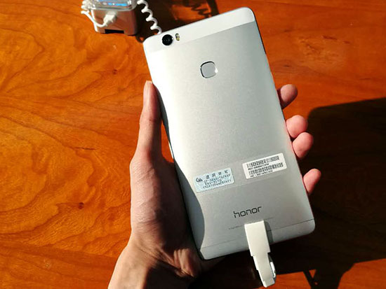 大屏旗艦，榮耀發布NOTE8/暢玩5等4款新品