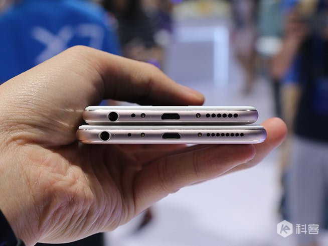 單看正面真是臉盲了，vivo X7/X7 Plus上手圖賞