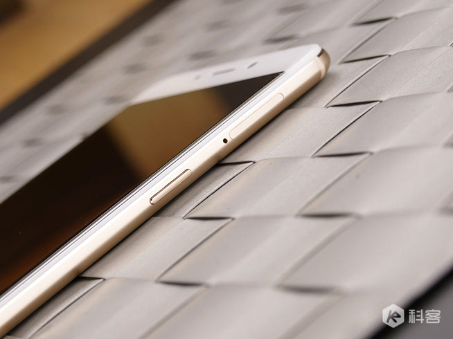 6英寸自拍大器！OPPO R9 Plus上手體驗