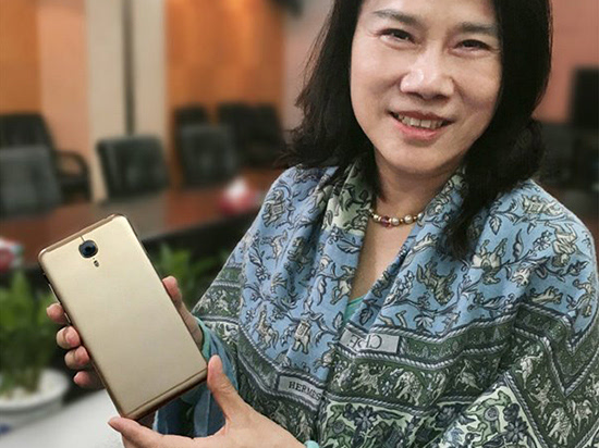 小米5捏把汗，格力手機2代悄然發布：3300元