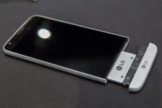 國際旗艦暴降兩千 LG G5只賣2899元