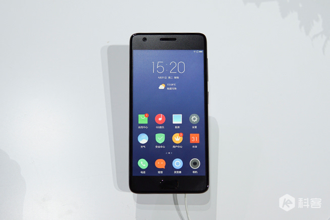 有“錘味”的小屏旗艦，聯想ZUK Z2上手圖賞
