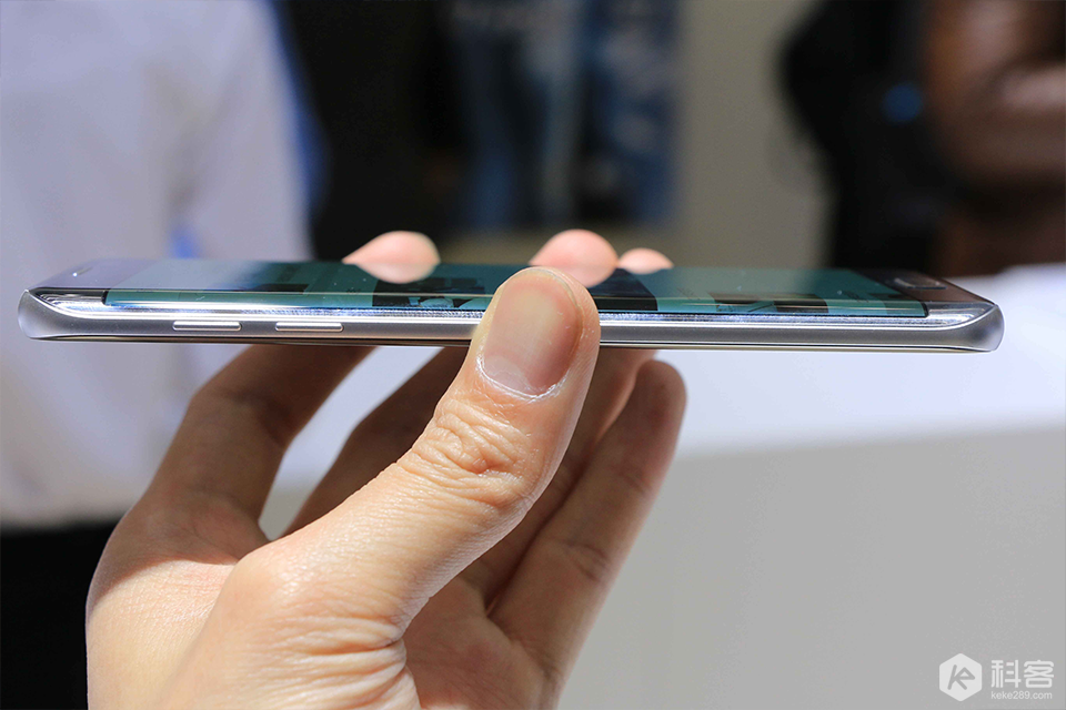 主推Galaxy S7 edge？三星或許早就該這樣做