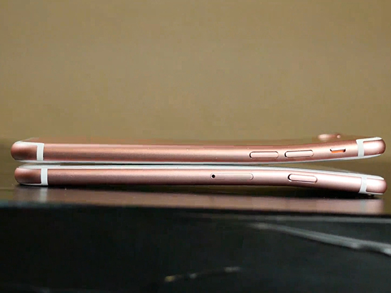 易變彎？iPhone 7對比iPhone 6s抗彎曲測試