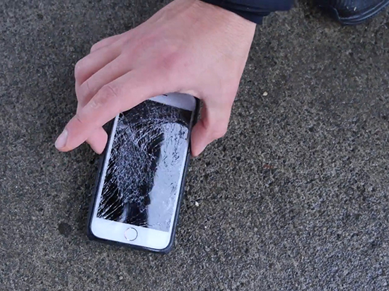 誰最靠譜？iPhone 7保護套15米跌落測試
