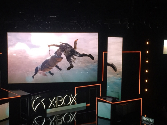 科客晚報：三星C10成首款雙攝機？微軟最強主機Xbox One X降臨