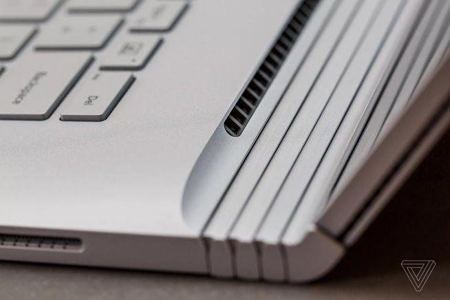Surface Book 2邊充邊玩會掉電？微軟：機制就是這么設置的！