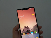科客晚報：小米新機(jī)向iPhone X致敬，東航海航解禁飛機(jī)上用手機(jī)