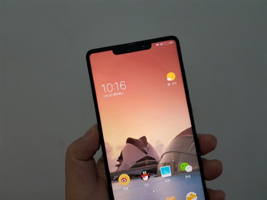 疑似小米7真機諜照曝光：如果是齊劉海+后置指紋，你能接受？