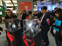努比亞游戲概念手機亮相MWC 2018：酷炫跑馬燈＋風冷散熱