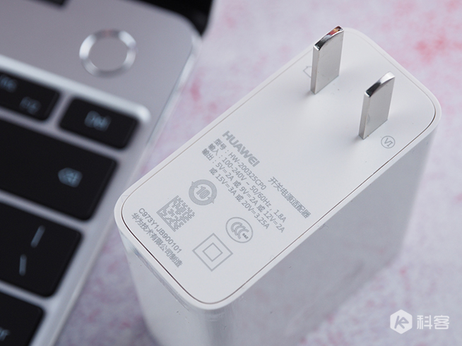 華為MateBook 13圖賞：顏值性能兼備 輕薄便攜全面屏