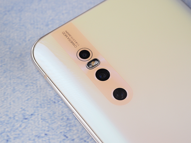 vivo X27上手體驗：升降式攝像頭納米級“羽”設計 顏值再提升