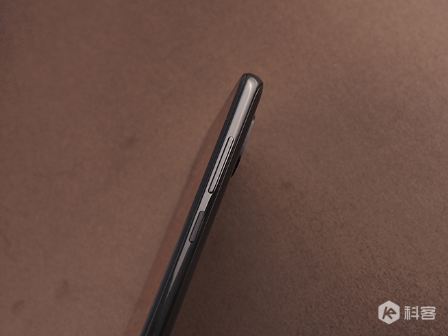 Moto P50上手圖賞：個性獨特的21:9屏幕 三星Exynos加持