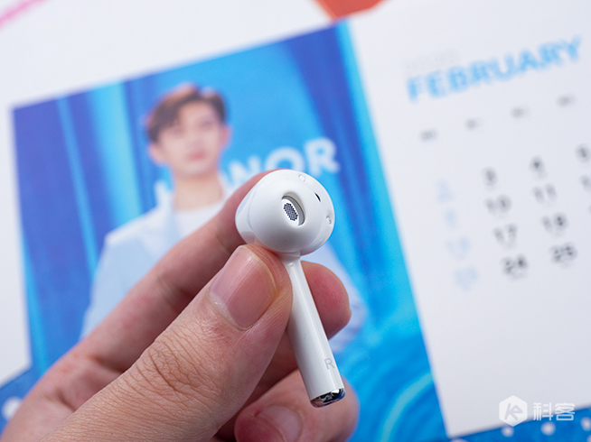 降噪媲美AirPods Pro，價錢不到一半！榮耀FlyPods 3評測