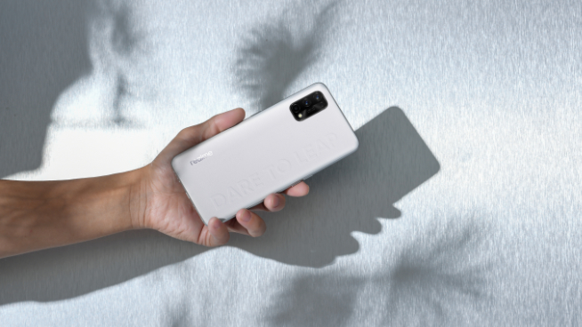 王炸出擊性價比夠頂！realme Q2系列定檔10月13日發布