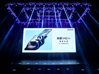 3599元起榮耀V40發布：120Hz高刷飛瀑屏，66W+50W雙快充
