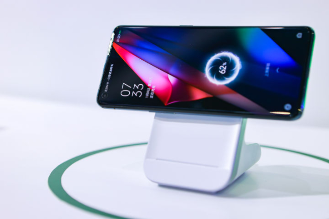 OPPO MagVOOC磁吸閃充首次亮相：40W無線閃充體驗完勝蘋果！