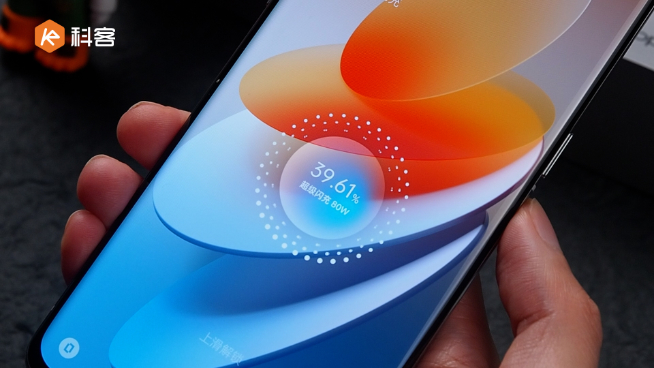 OPPO Find X5 Pro上手：白瓷質感絕了！馬里亞納X到底如何？